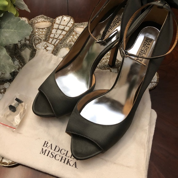 Badgley Mischka obi knot peep toe heels - Picture 5 of 5